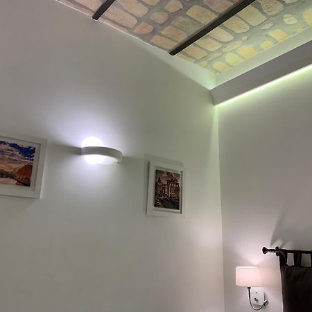 Luxury Rooms Near Colosseum โรม ห้อง รูปภาพ