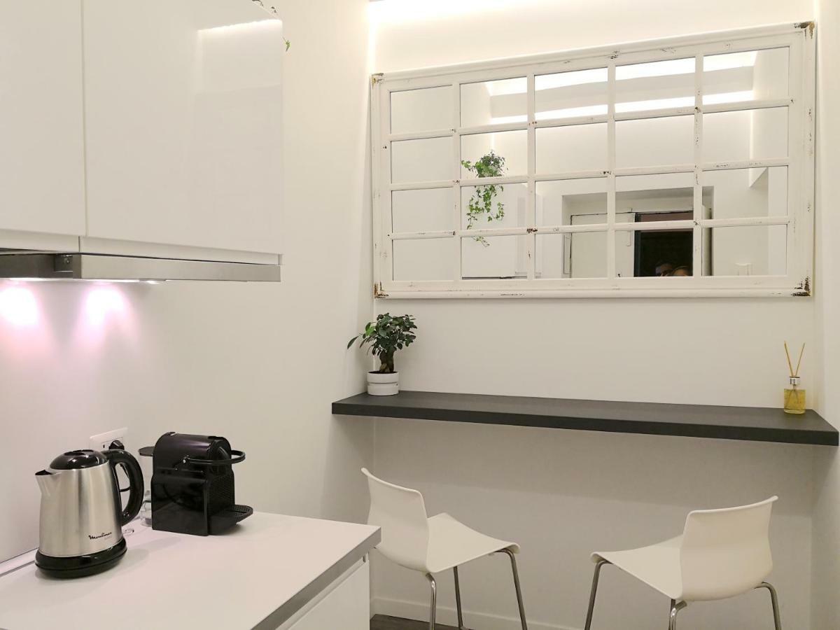 Luxury Rooms Near Colosseum โรม ภายนอก รูปภาพ