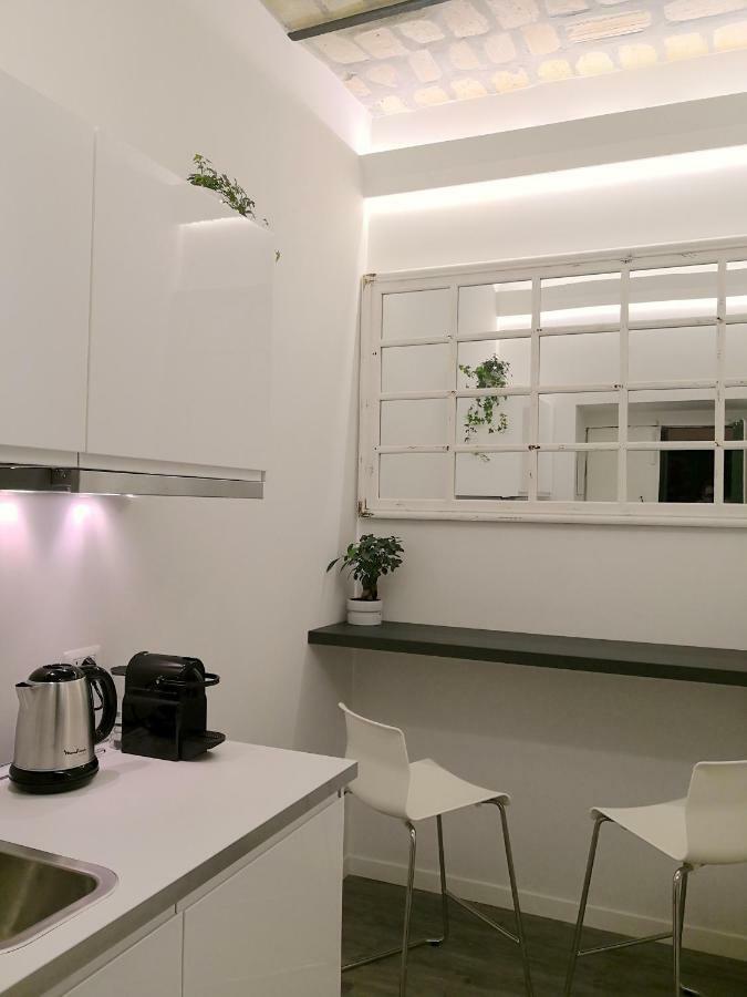 Luxury Rooms Near Colosseum โรม ภายนอก รูปภาพ